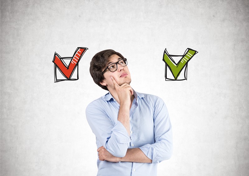 薬の比較について考えるイメージ